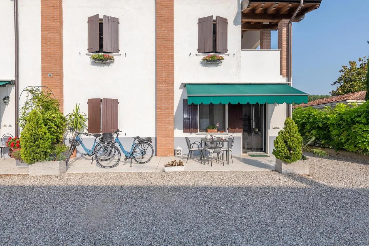 Casacobelli Apartment Monzambano 0*,